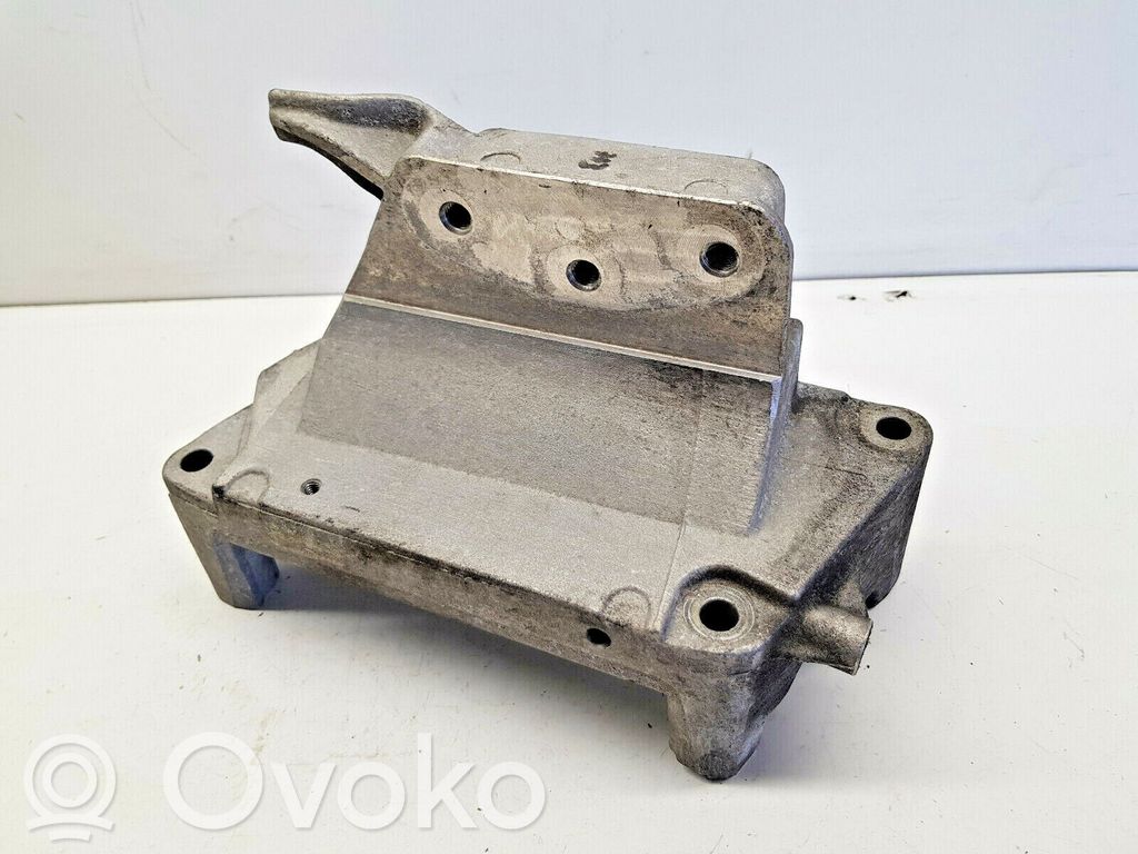 Opel Astra J Engine mounting bracket 