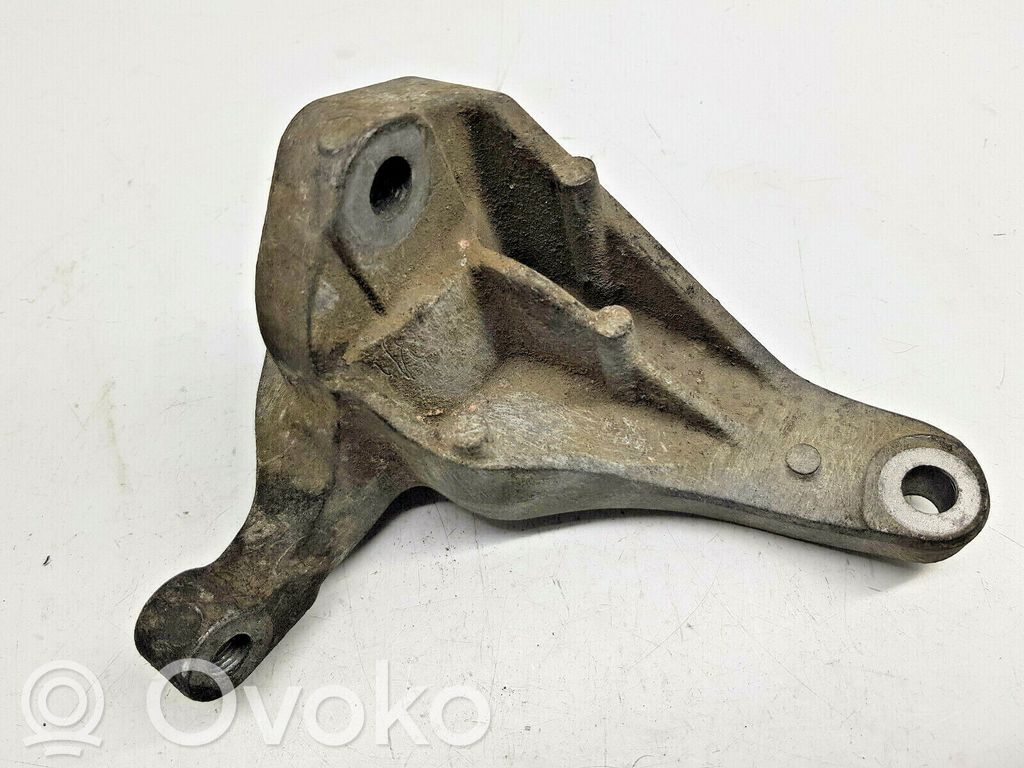 Ford Focus C-MAX Engine mount bracket 