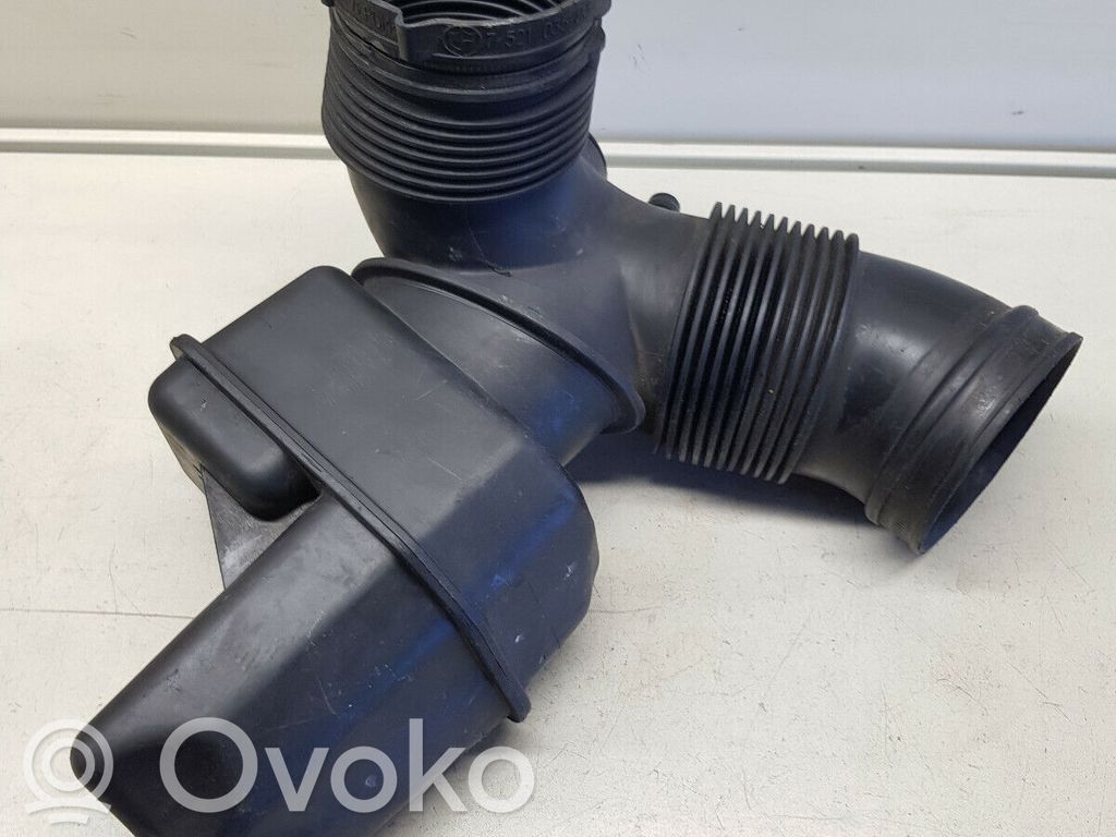 BMW 5 E60 E61 Air intake duct part 