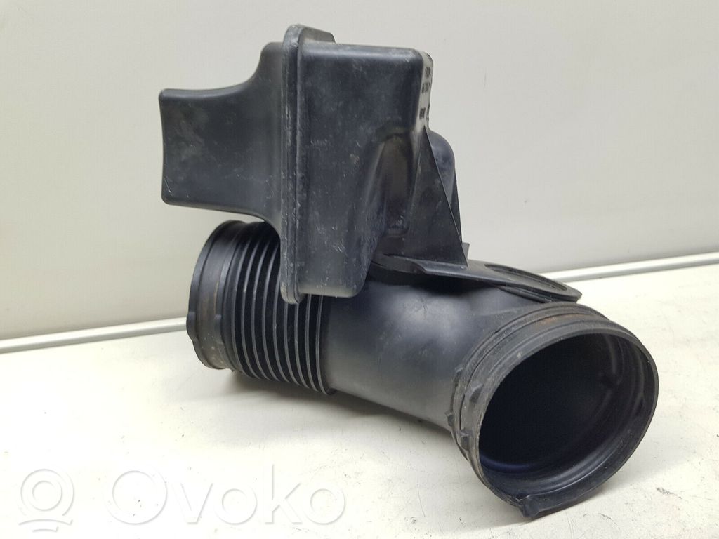 BMW 5 E60 E61 Gaisa ieplūdes kanāla detaļas 