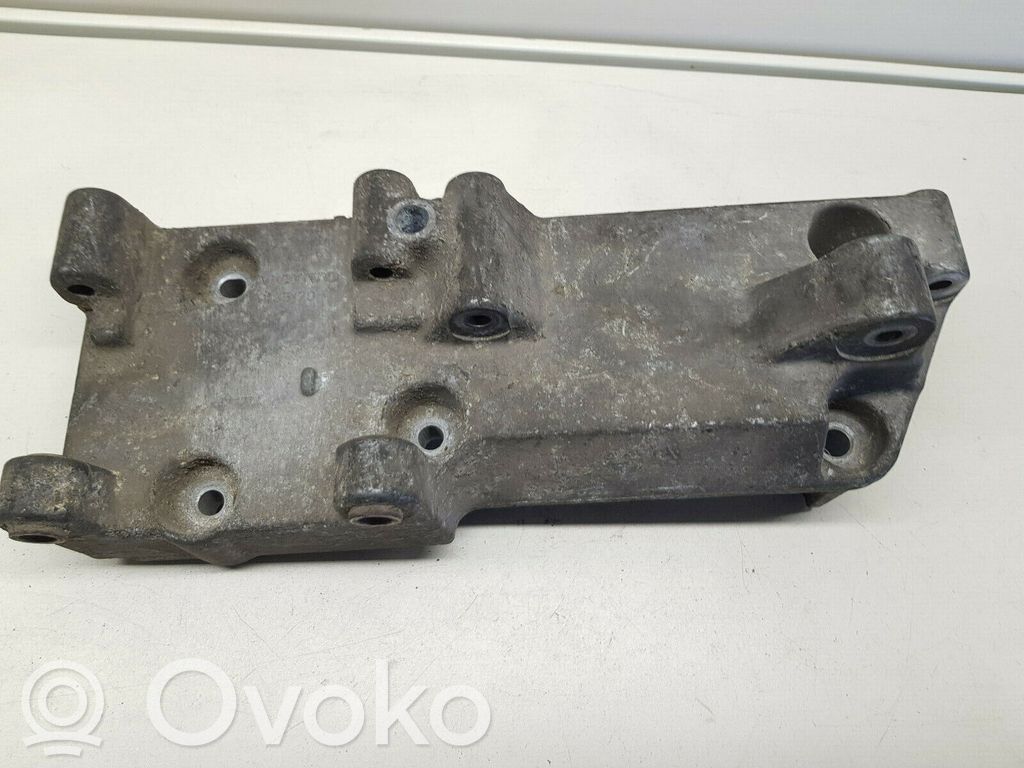 Volvo S70  V70  V70 XC Power steering pump mounting bracket 