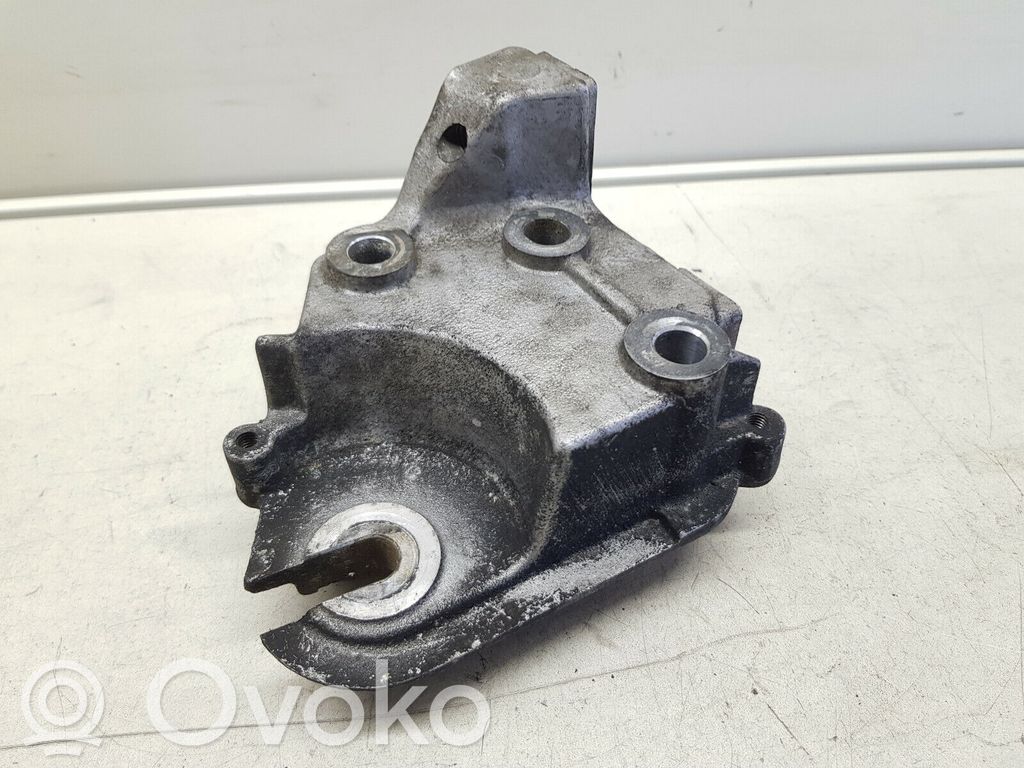 Citroen Jumpy Engine mounting bracket 