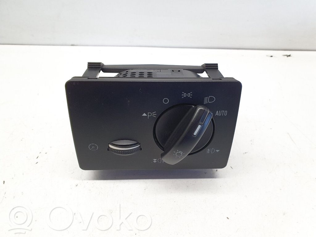 Ford Kuga I Light switch 