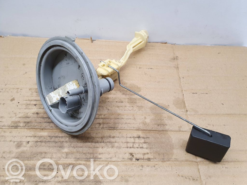 BMW 7 E65 E66 Fuel level sensor 