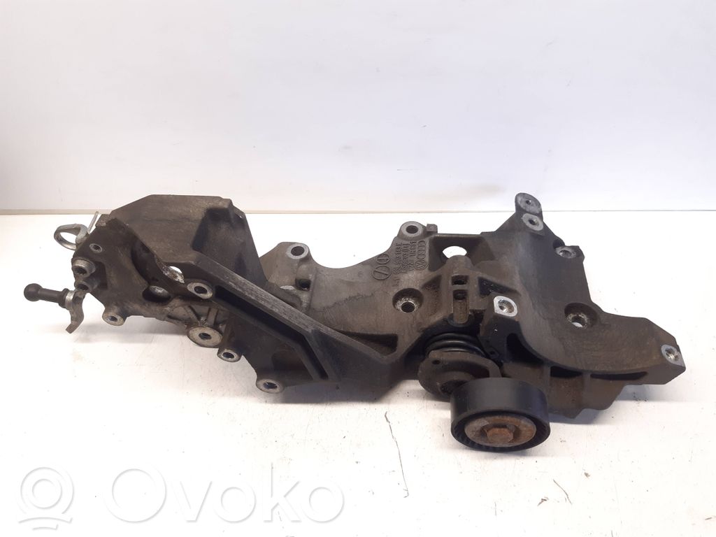 Volkswagen Golf VI Mocowanie alternatora 