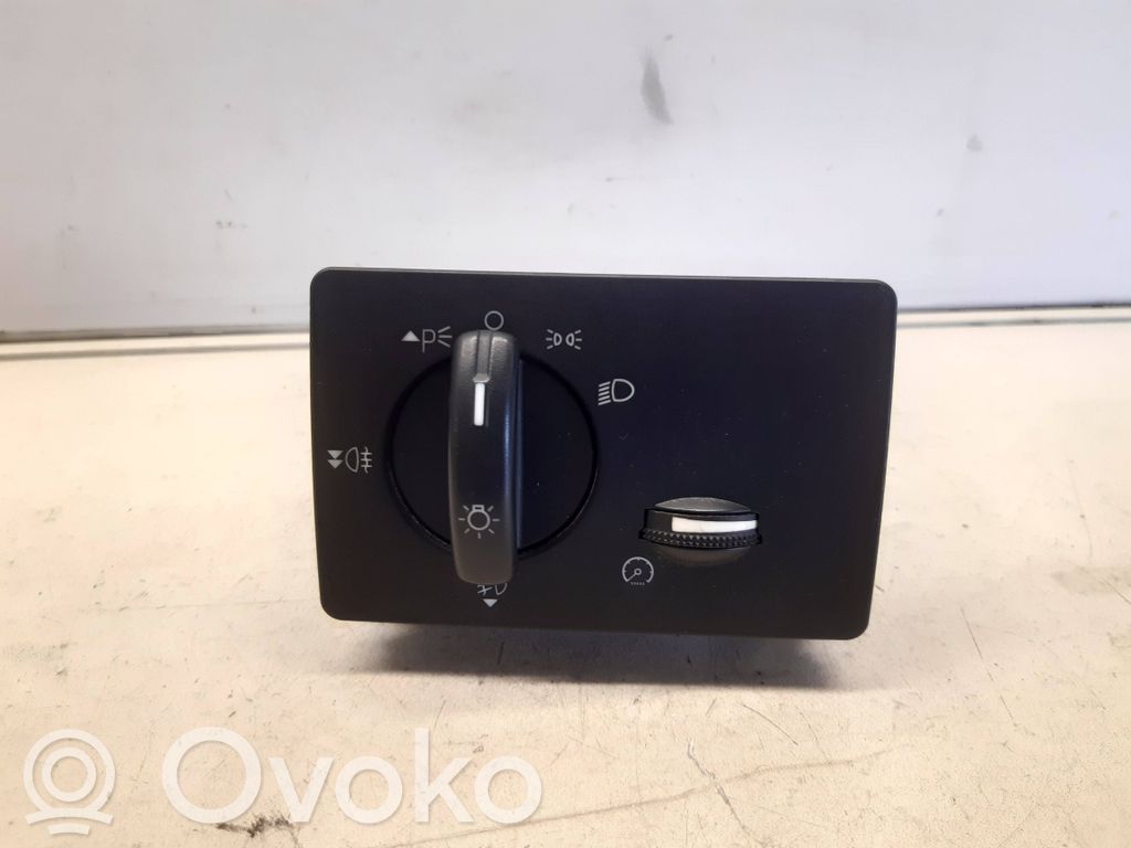 Ford C-MAX I Light switch 