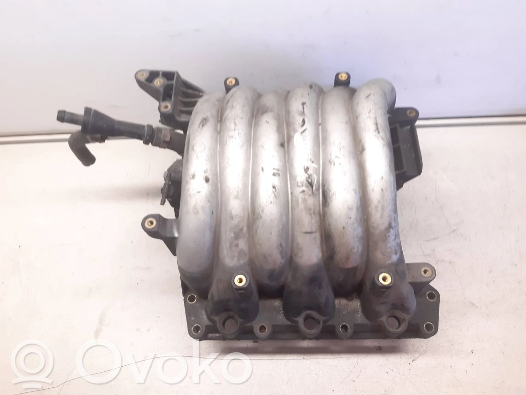 Audi A4 S4 B5 8D Kolektor ssący 