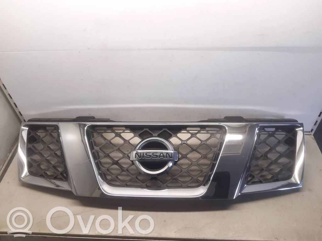 Nissan Navara D40 Front bumper upper radiator grill 