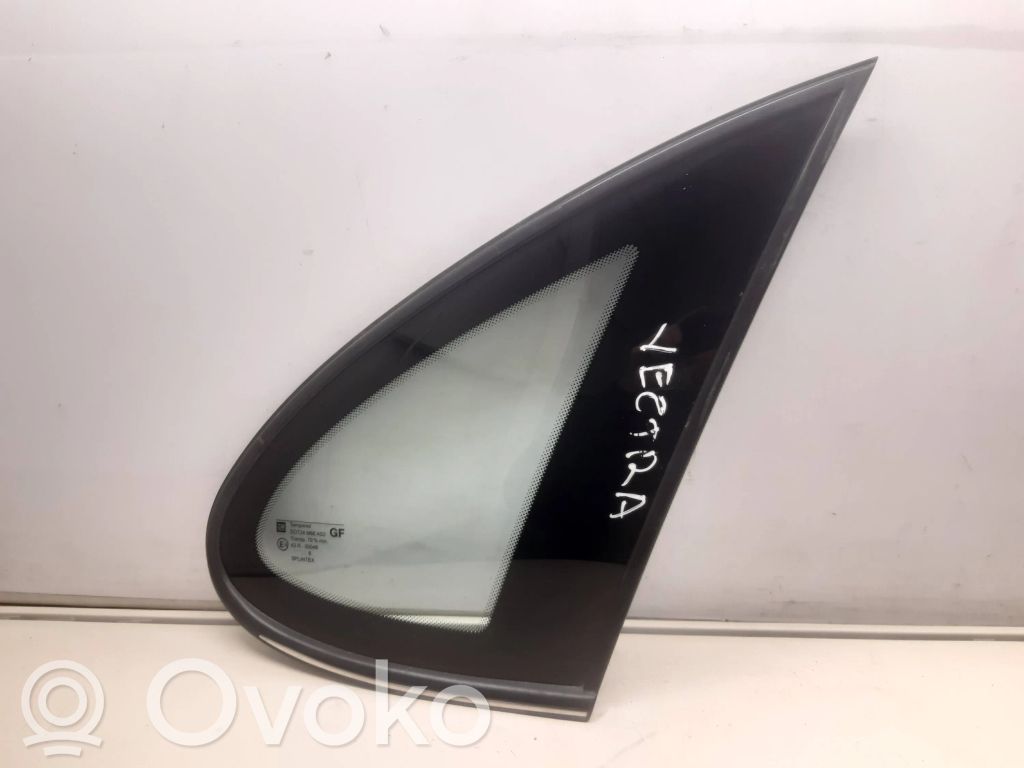 Opel Vectra B Szyba karoseryjna tylna 