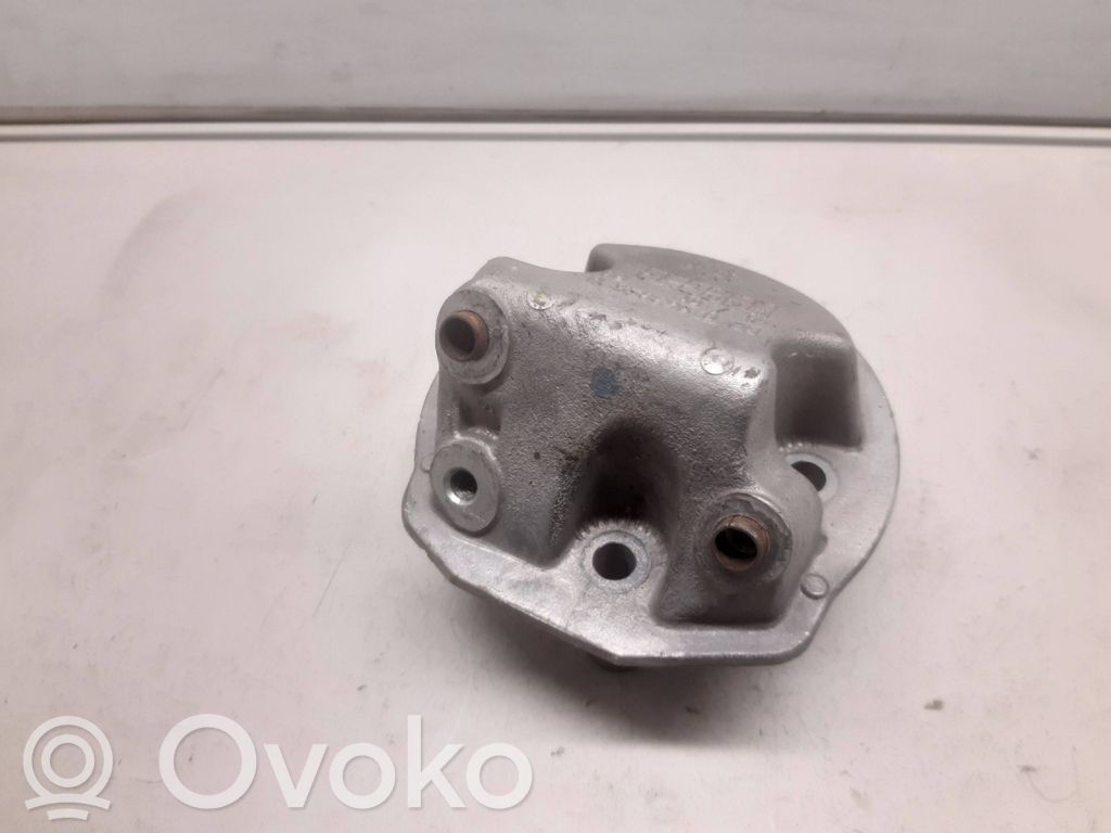 Peugeot 307 Engine mounting bracket 