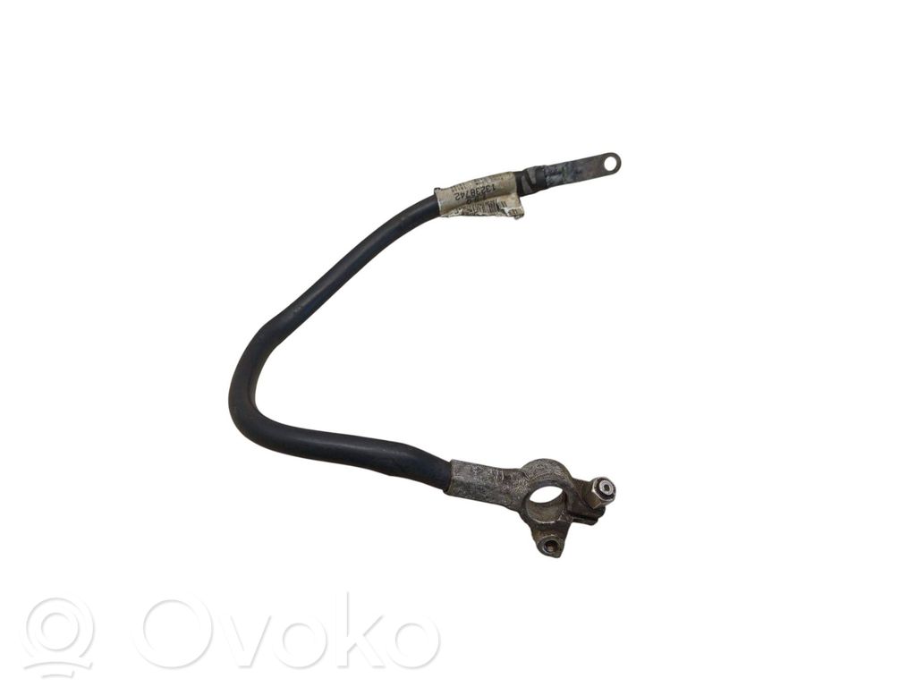 Opel Insignia A Minus / Klema / Przewód akumulatora 