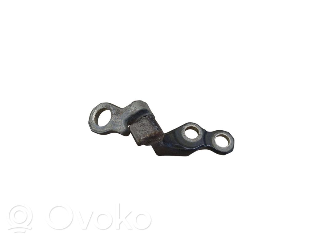 Ford Focus Aizmugurē apakšējā vira (eņģe) 
