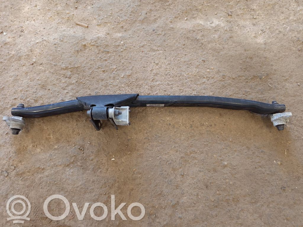 Volvo XC70 Engine mounting bracket 