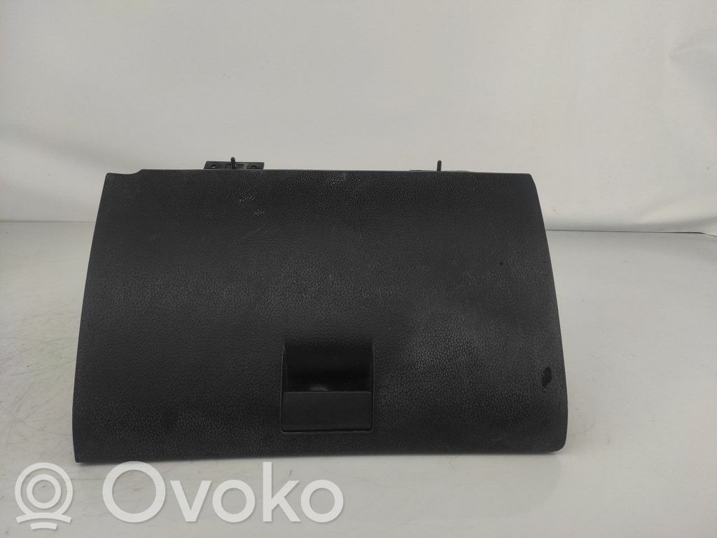 Guantera   845111C000