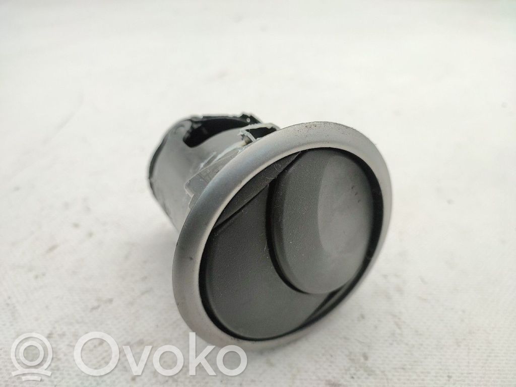 Centrinės oro grotelės   ESQUERDO,D374GM731