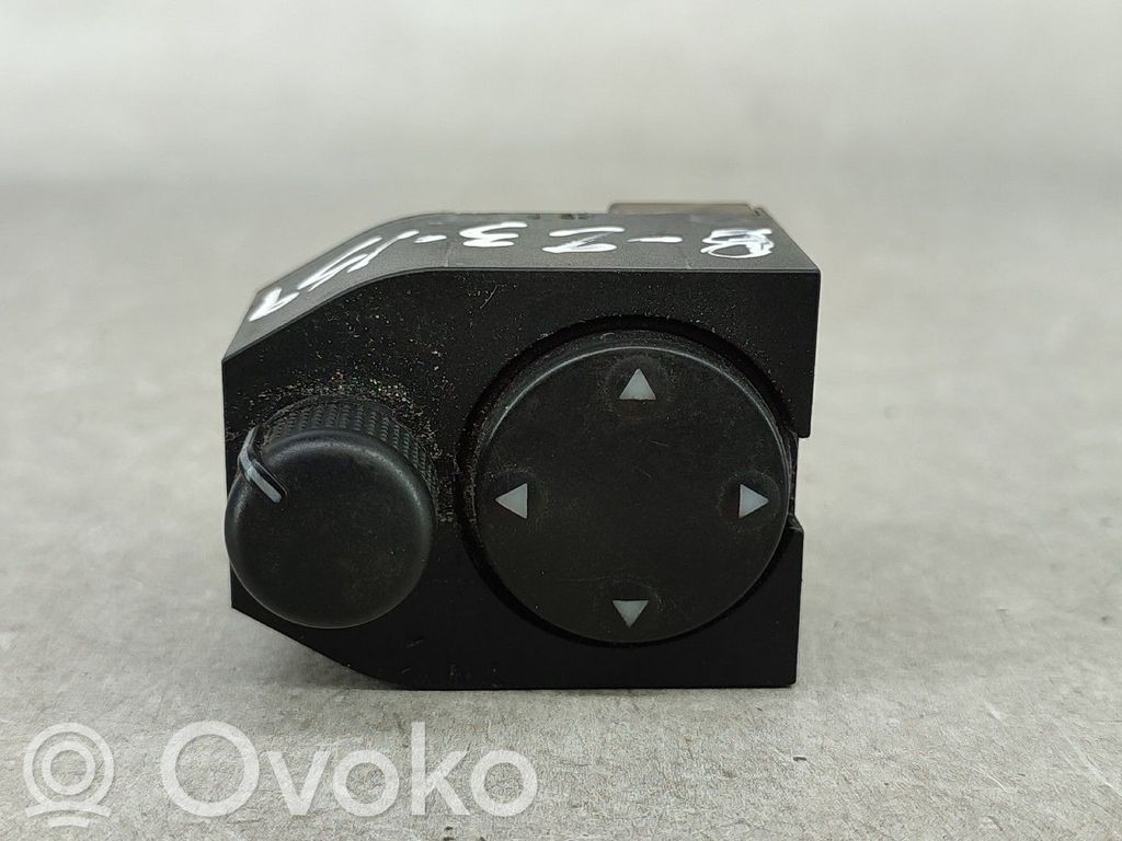 Wing mirror switch   4D0959565F