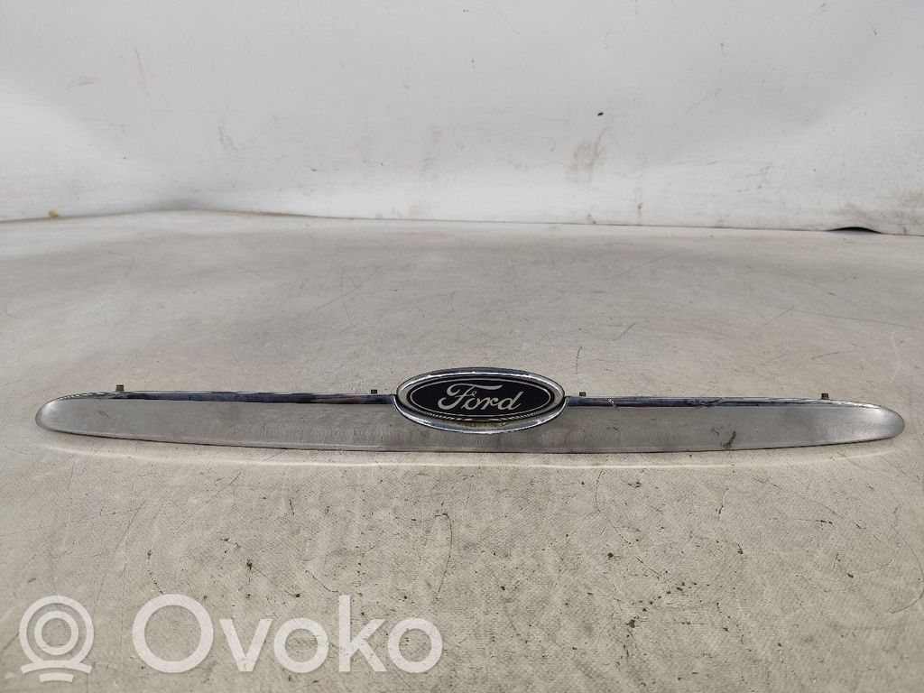 Ford Mondeo MK II Boczek / Tapicerka boczna bagażnika 