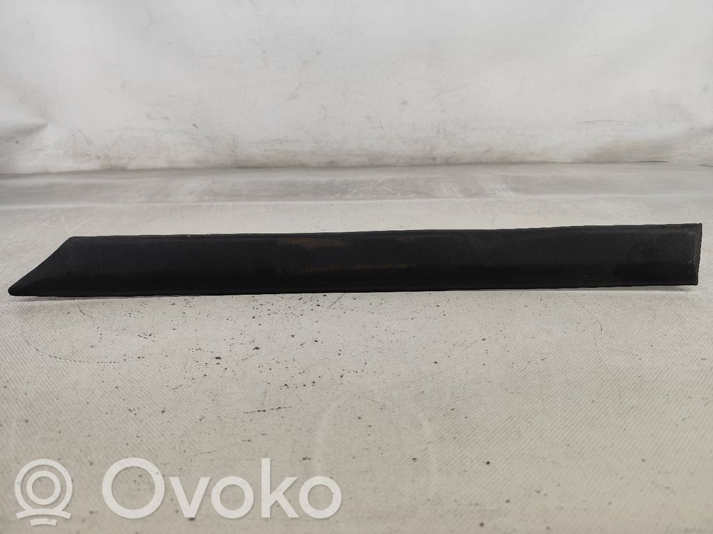 Volkswagen Golf III Listwa błotnika tylnego