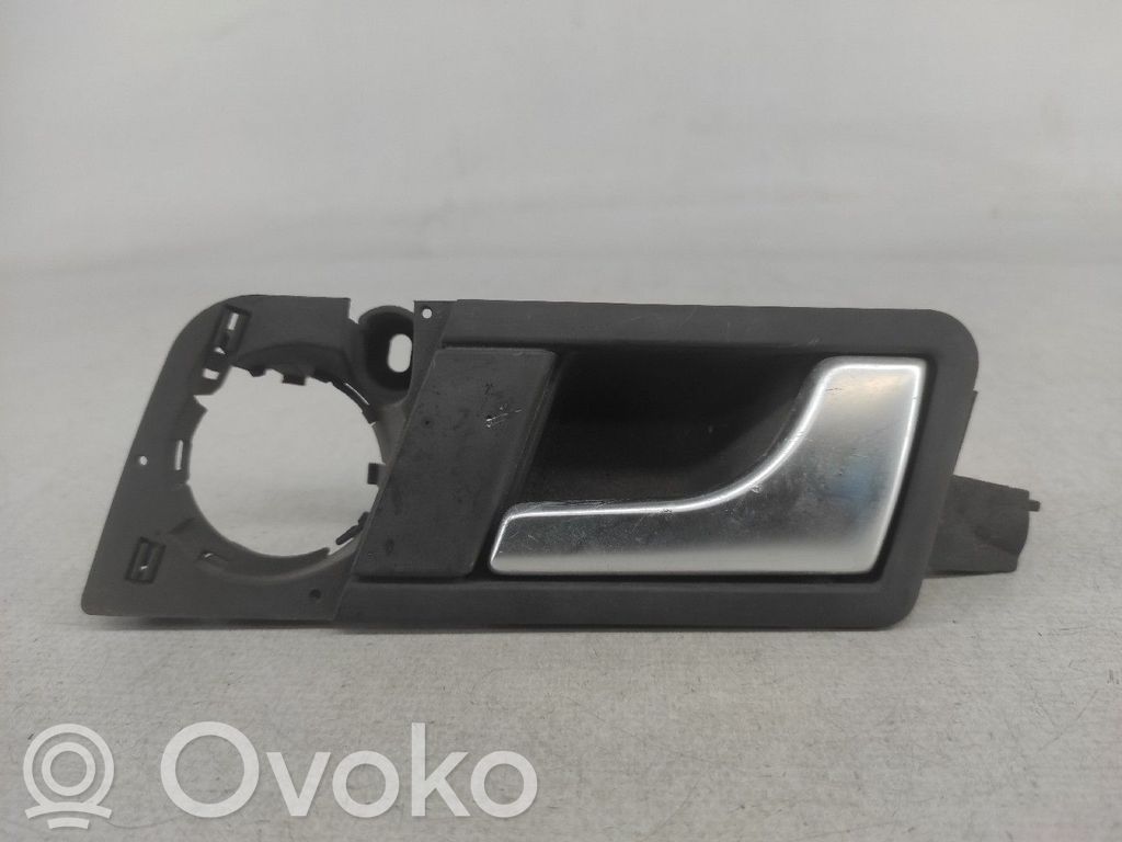 Front door exterior handle/bracket   6Z0839020