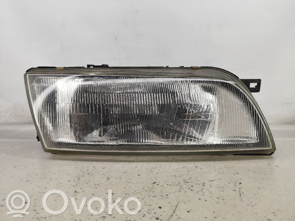 Nissan Almera Faro delantero/faro principal 