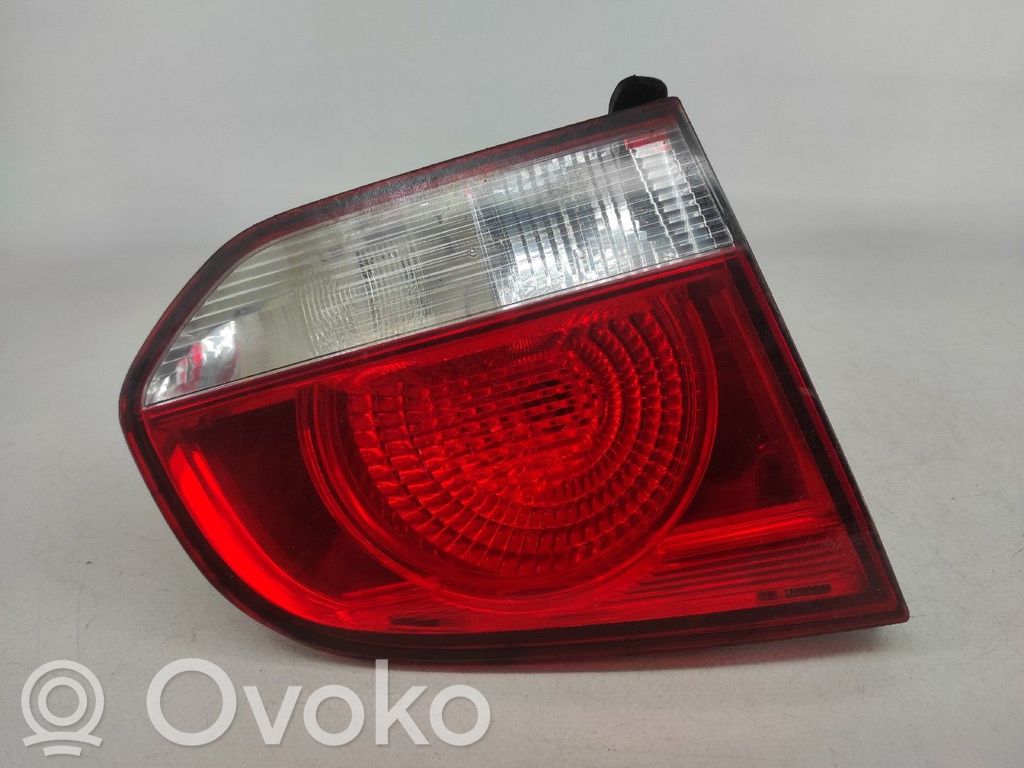 Volkswagen Golf VI Aizmugurējais lukturis pārsegā 