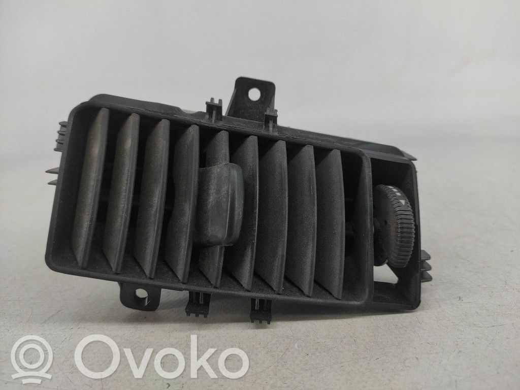 Rejilla de ventilación central del panel   A9068300154