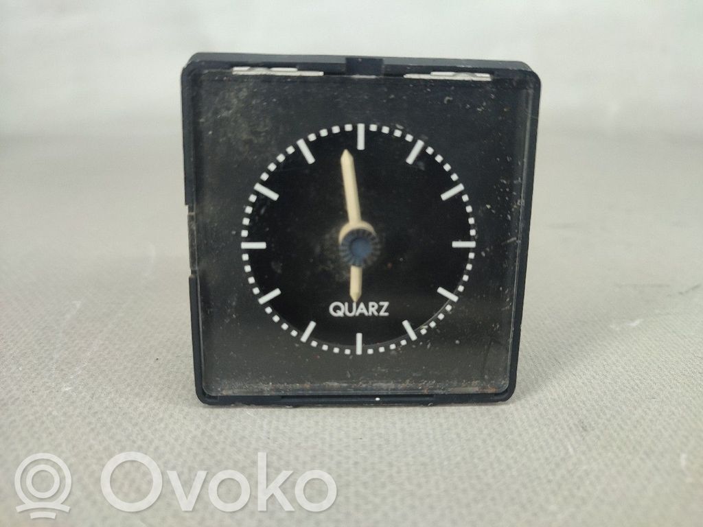 Opel Corsa A Laikrodis 