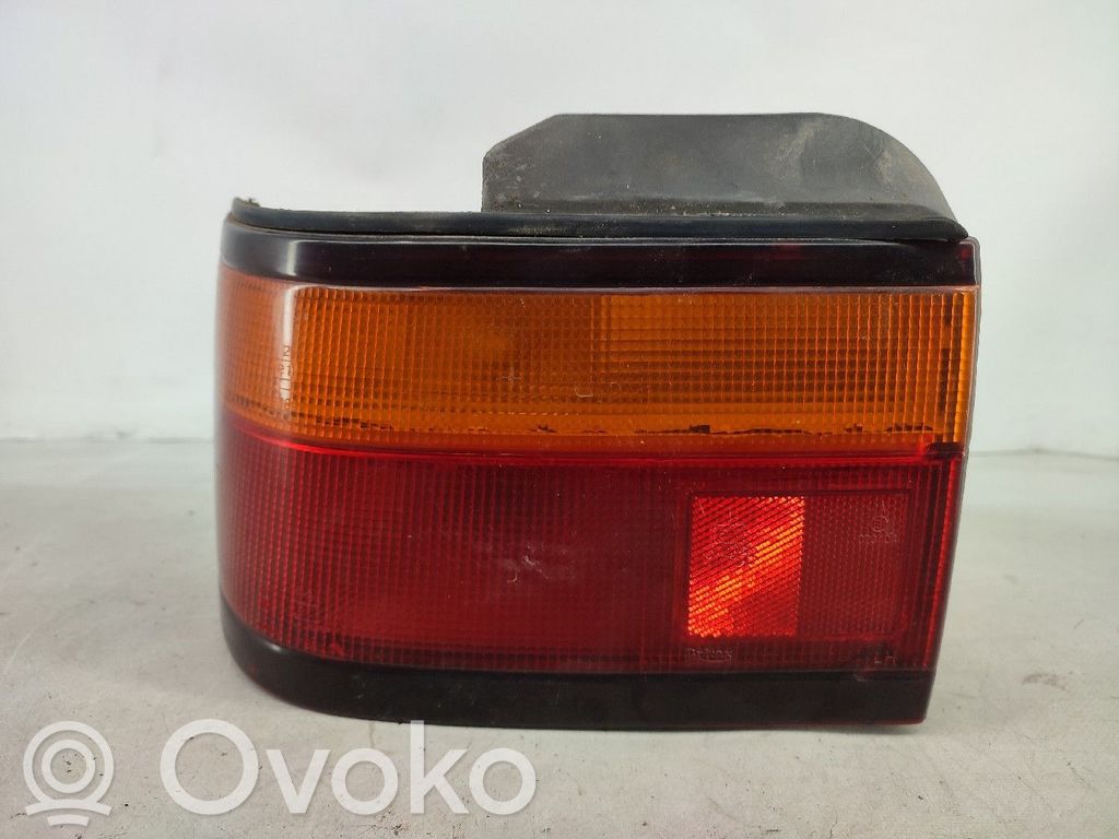 Tailgate rear/tail lights