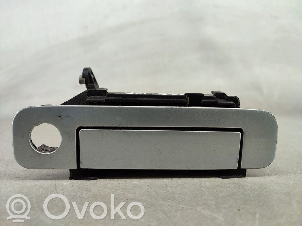 Manecilla externa puerta delantera   4A0837206D