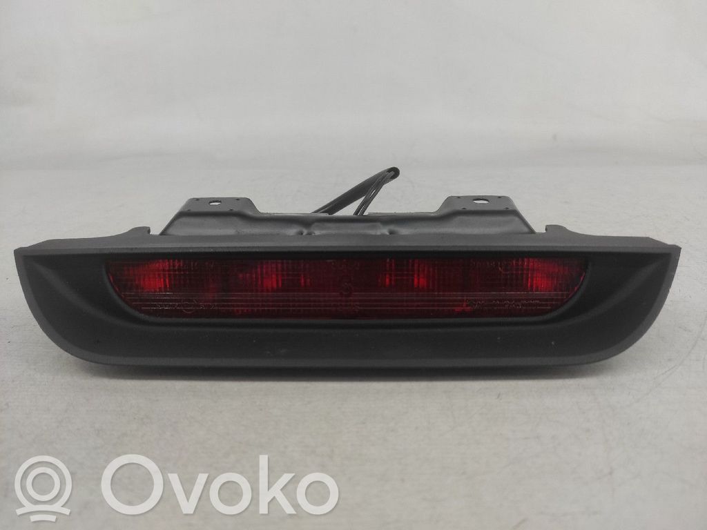 Mitsubishi Space Star Kolmas/lisäjarruvalo 