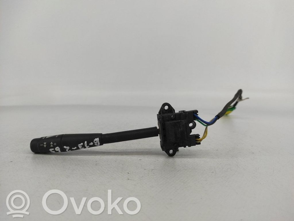Peugeot 206 Äänenvoimakkuuden ohjauskytkin