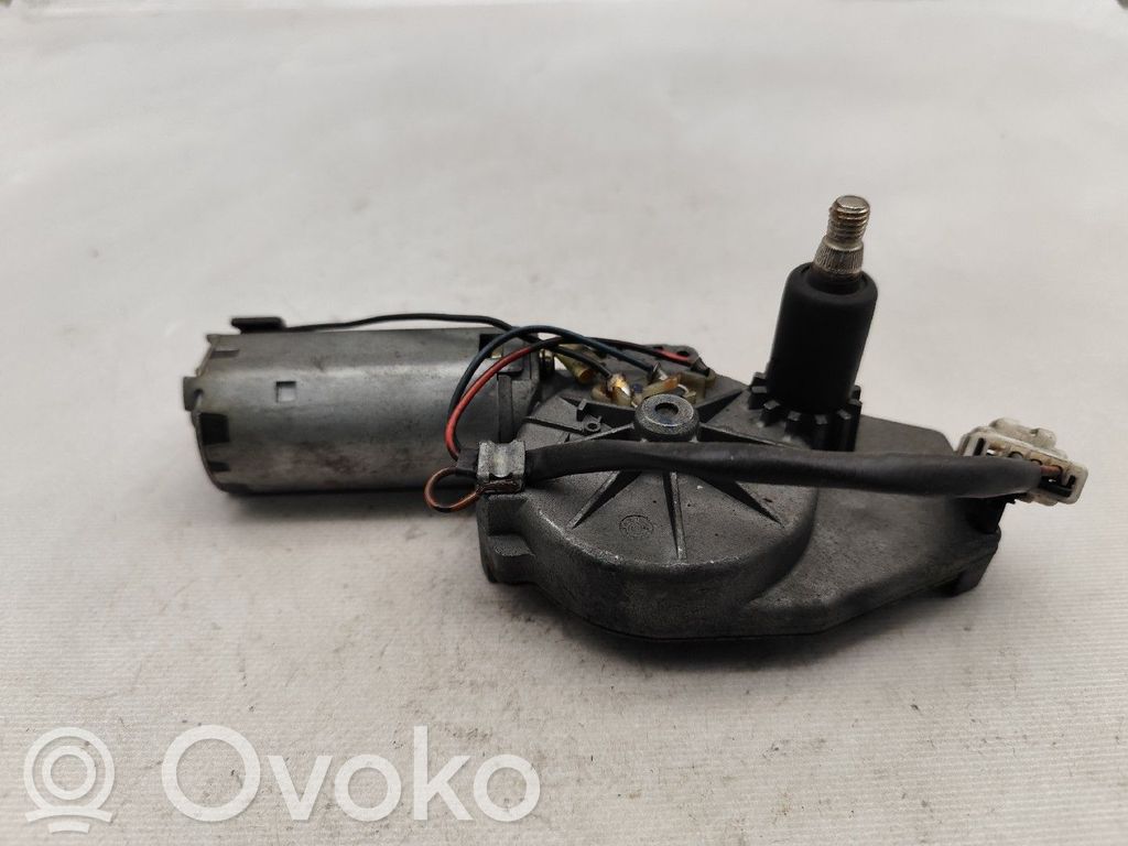 Nissan Almera N16 Moteur d'essuie-glace arrière