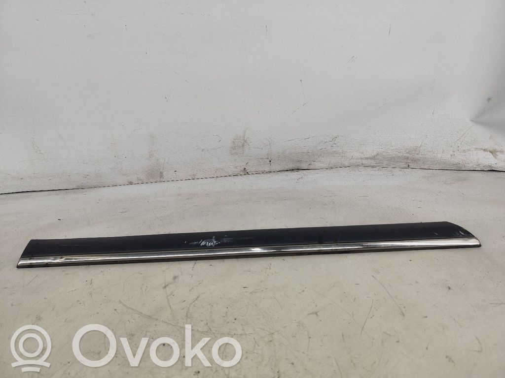 Mercedes-Benz C W202 Listwa drzwi przednich 
