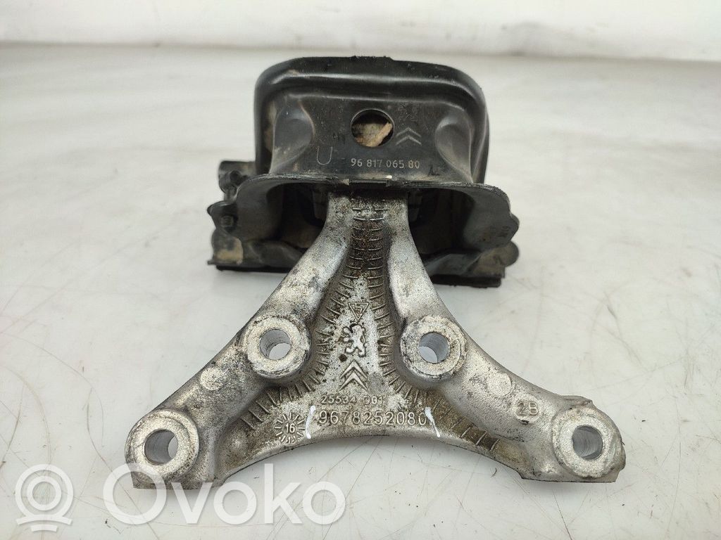 Supporto di montaggio del motore   9678252080