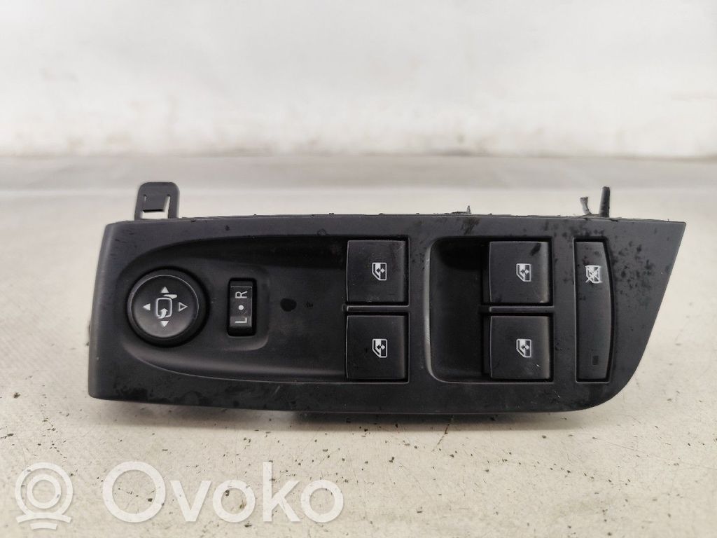 Electric window control switch   13408458,321960