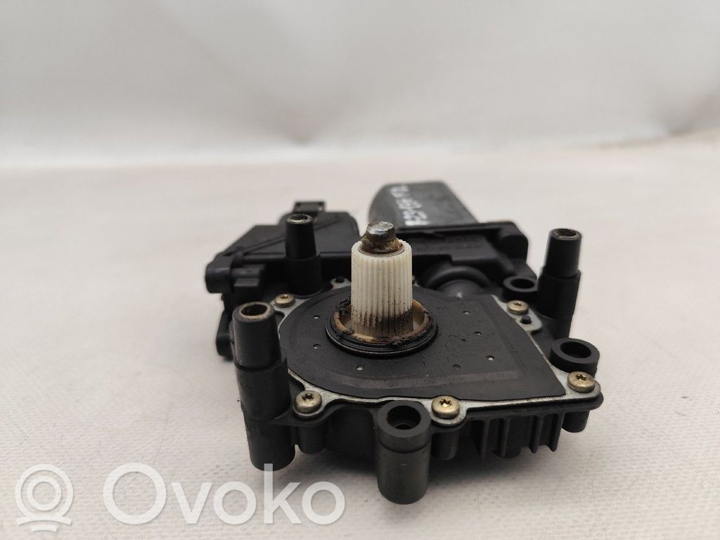 Motor del regulador de la ventanilla de la puerta delantera   112846113,0536001401