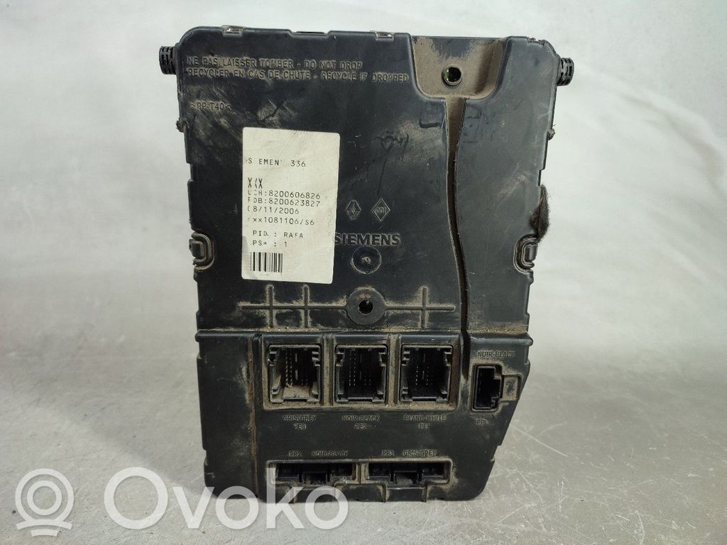 Unidad de control/módulo del motor   8200606826,8200623827