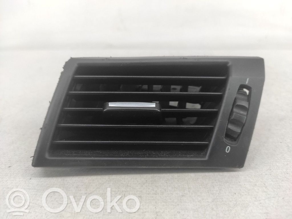 Rejilla de ventilación central del panel   3400075