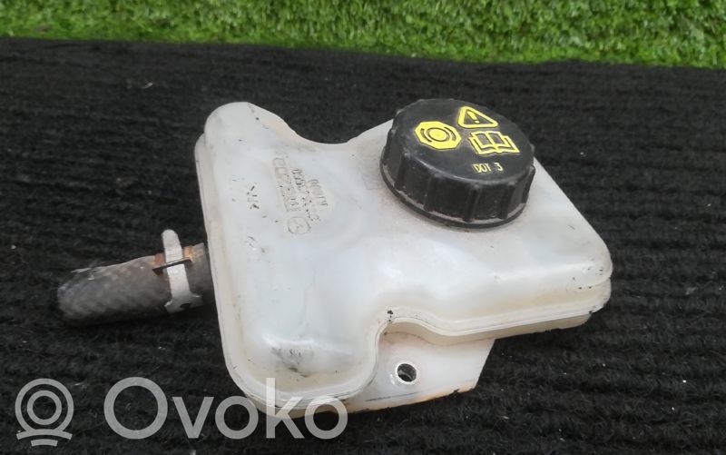 Mazda 5 Serbatoio di compensazione del liquido del freno 