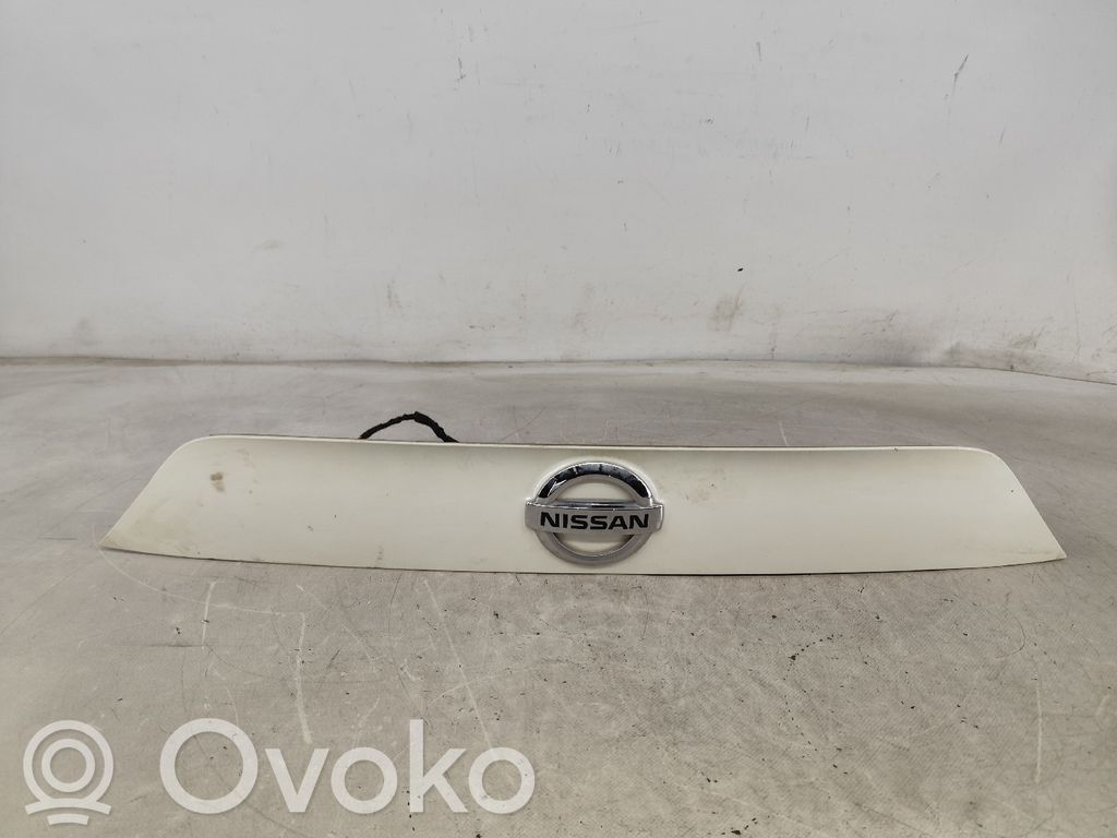 Nissan Qashqai Boczek / Tapicerka boczna bagażnika 
