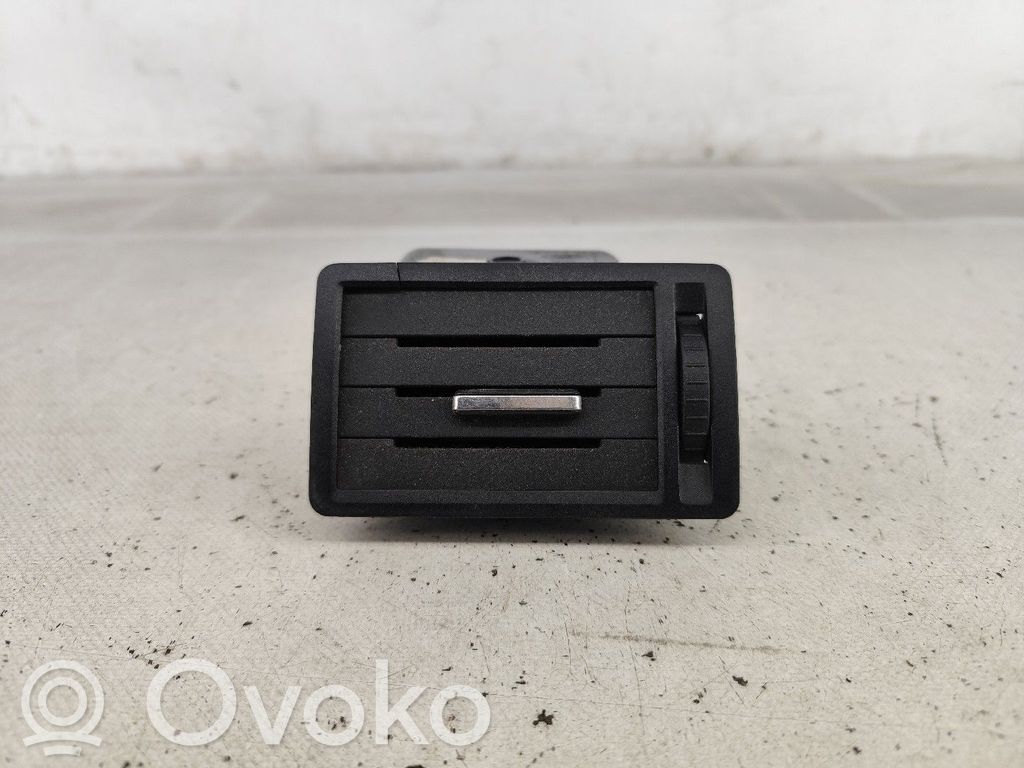 Ford Focus C-MAX Rejilla de ventilación central del panel 