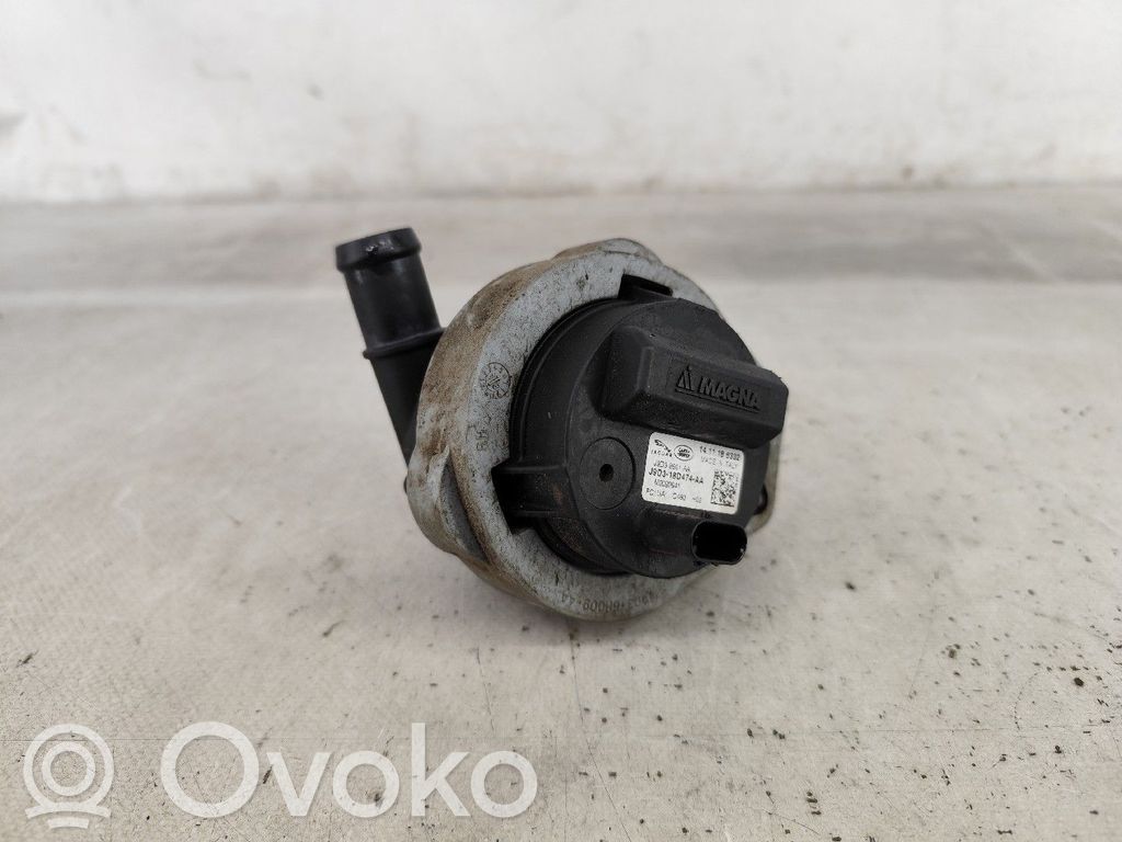 Pompe de circulation d'eau   J9D318D474AA,3PINOS,J9D38510AA