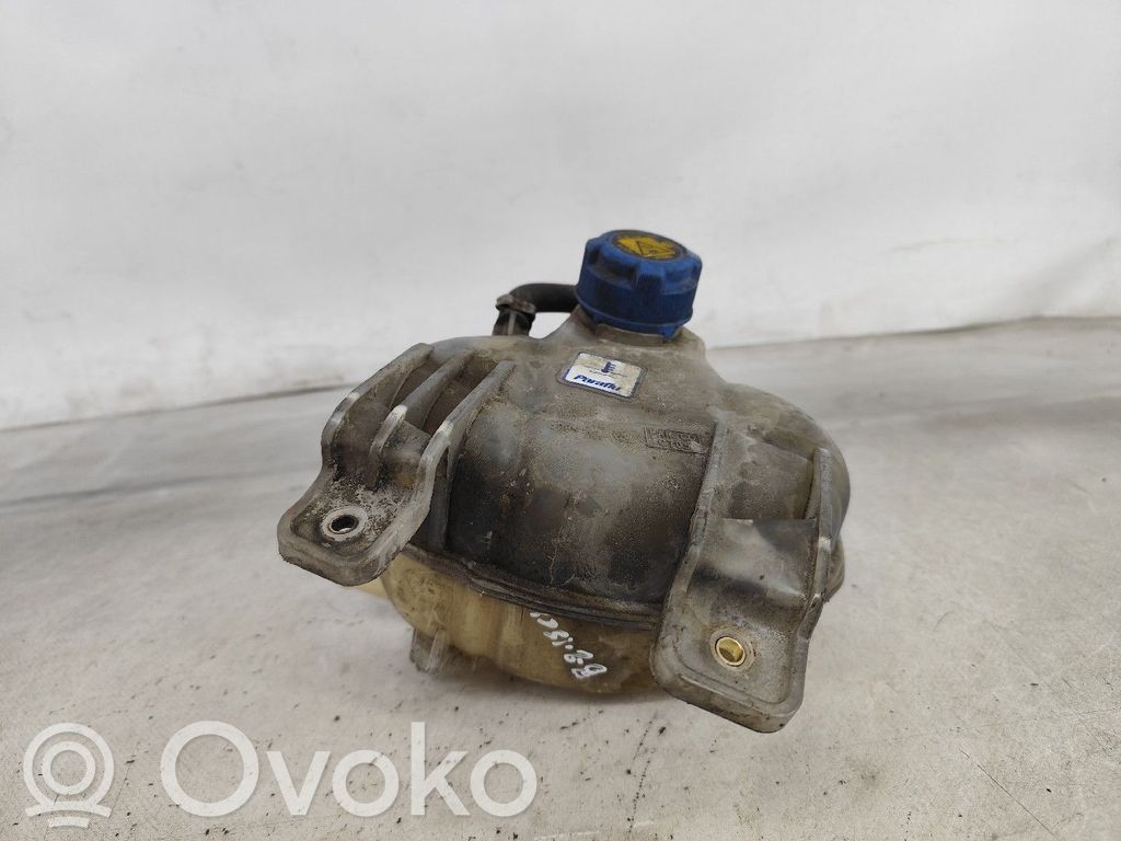 Ausgleichsbehälter Kühlwasser   C705