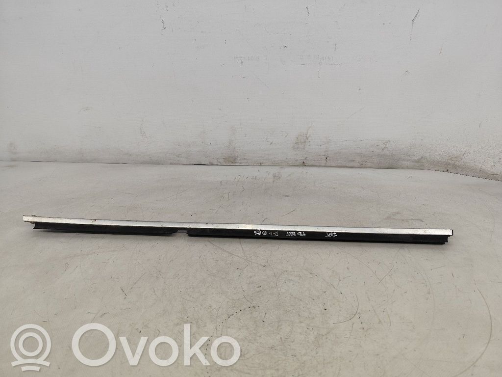 Mazda MX-6 Rivestimento della portiera anteriore (modanatura) 