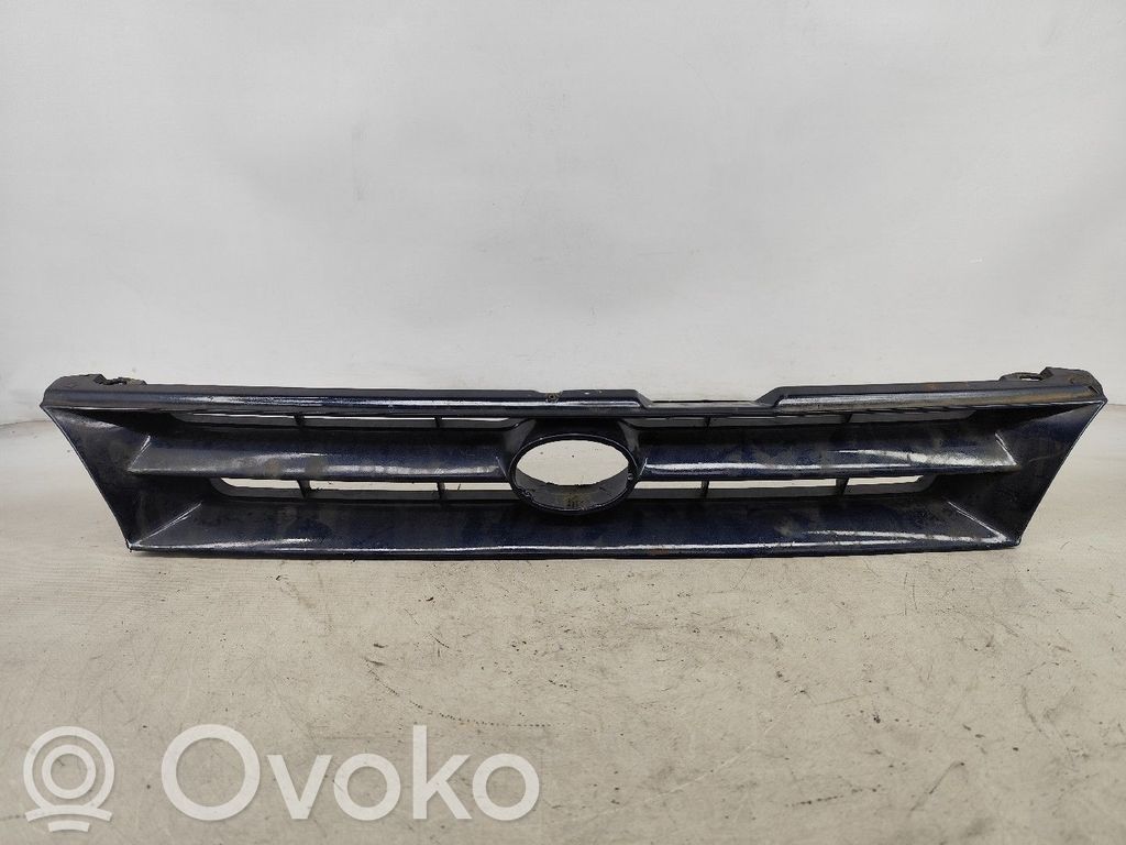 Toyota Corolla E100 Grotelės priekinės 