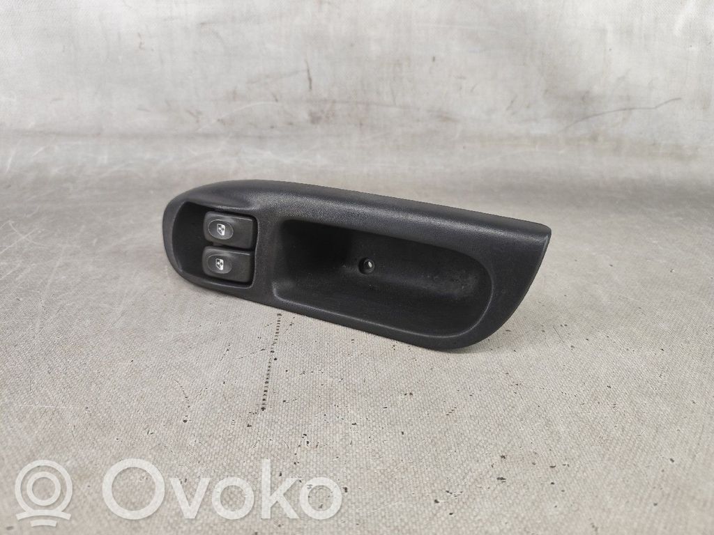 Electric window control switch   7700431172