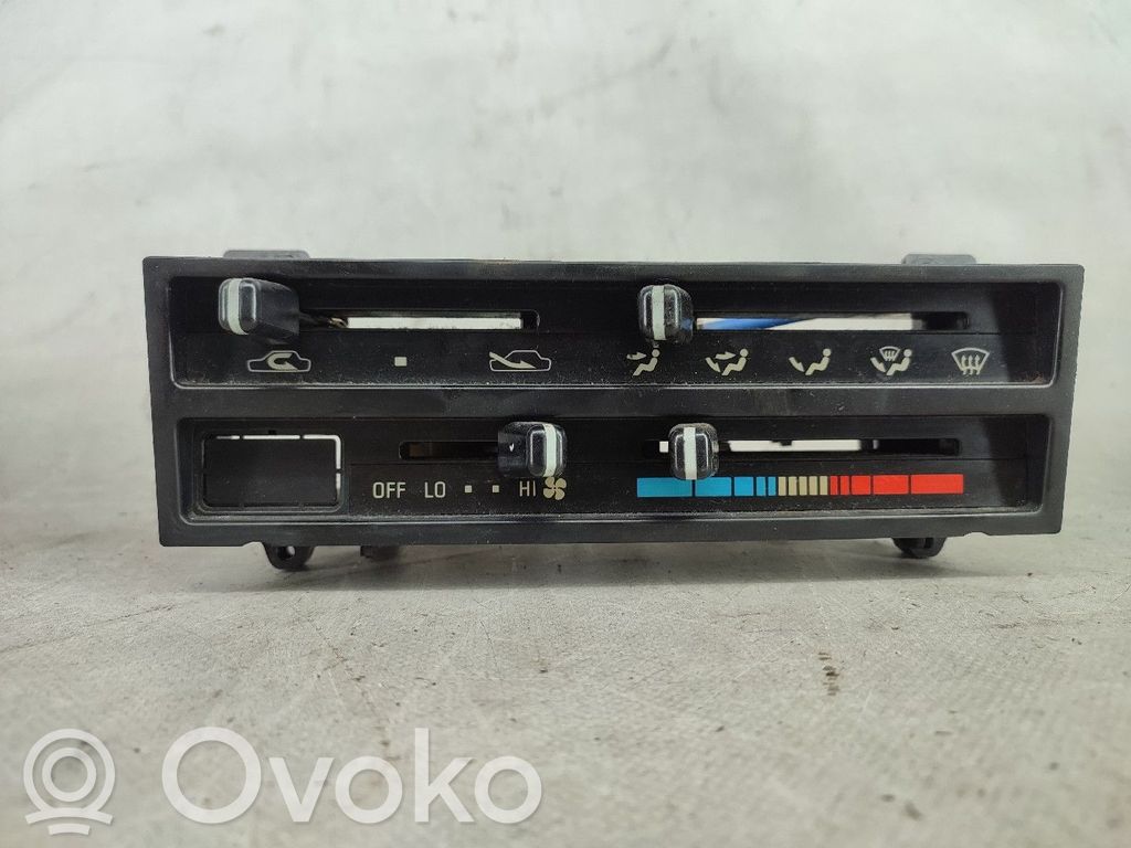 Toyota Corolla E90 Climate control unit 