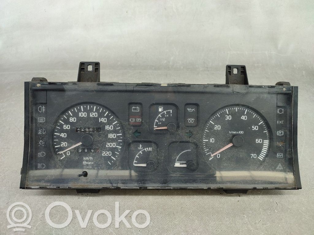 Renault Clio I Speedometer (instrument cluster) 