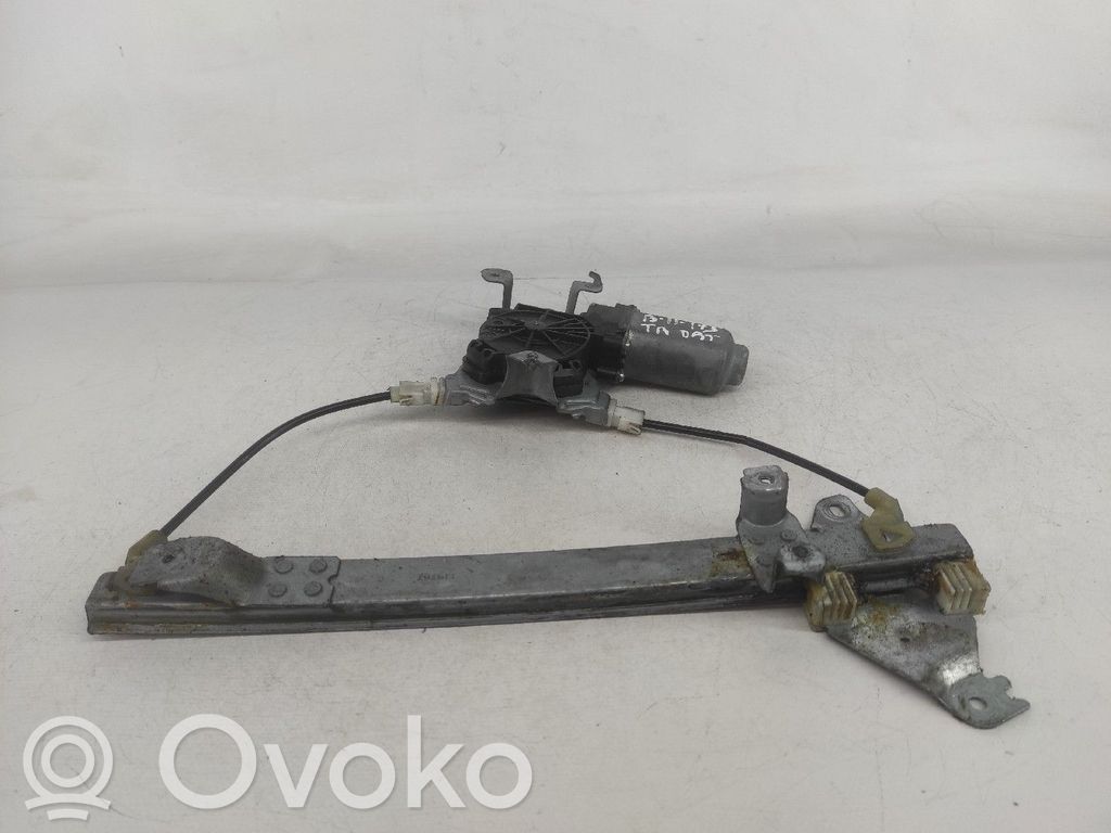 Nissan Qashqai+2 Meccanismo di sollevamento del finestrino posteriore senza motorino