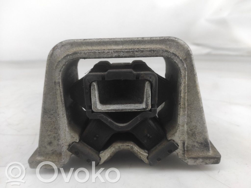 Soporte de montaje del motor   112325742R